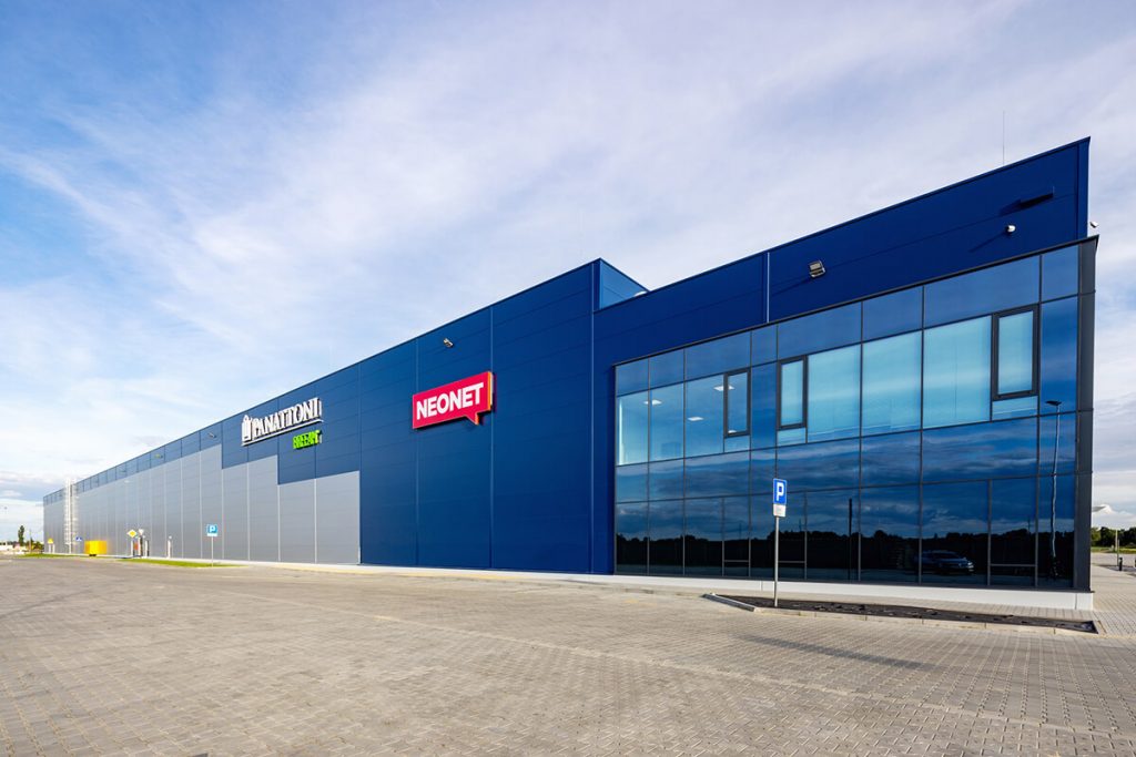 Budynek Panattoni Park Pabianice, Neonet, Kajima