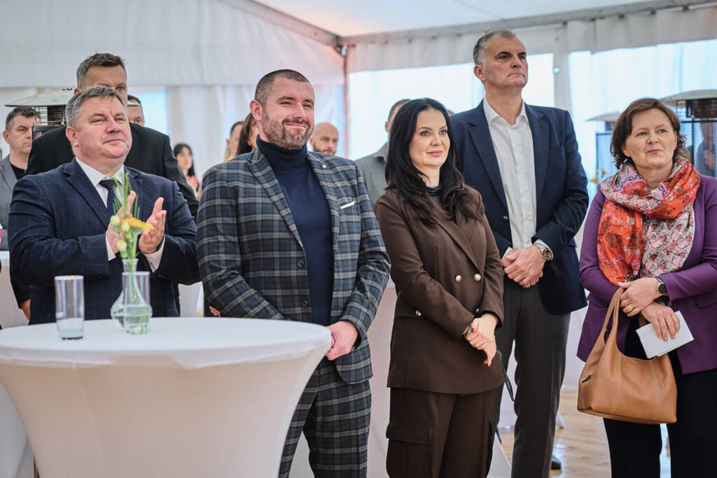 Reino IO Logistics, Allegro, Kajima