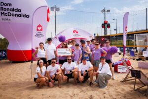 Charytatywny Turniej Siatkówki Plażowej Branży Nieruchomości JLL